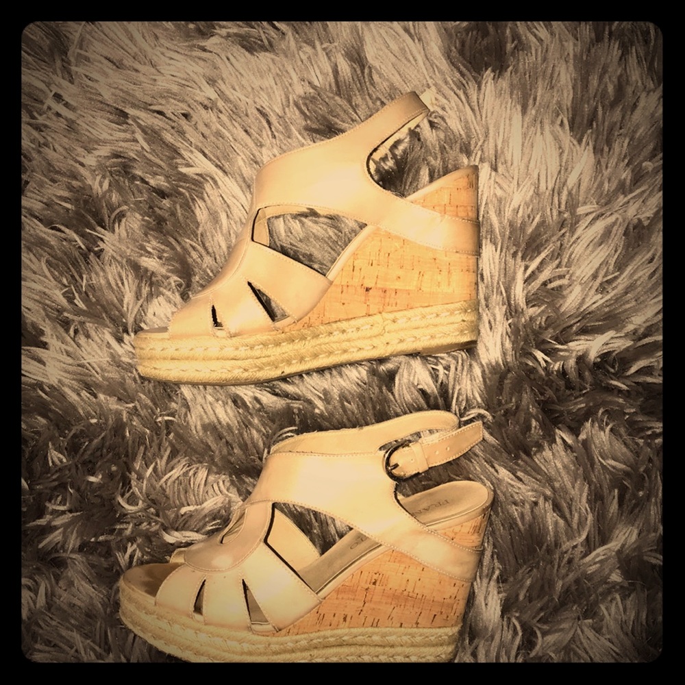Super comfortable Franco Sarto Wedges 😍